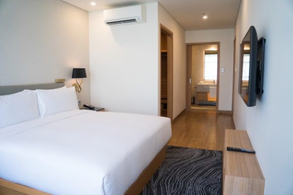 Quarto c/ cama de casal
